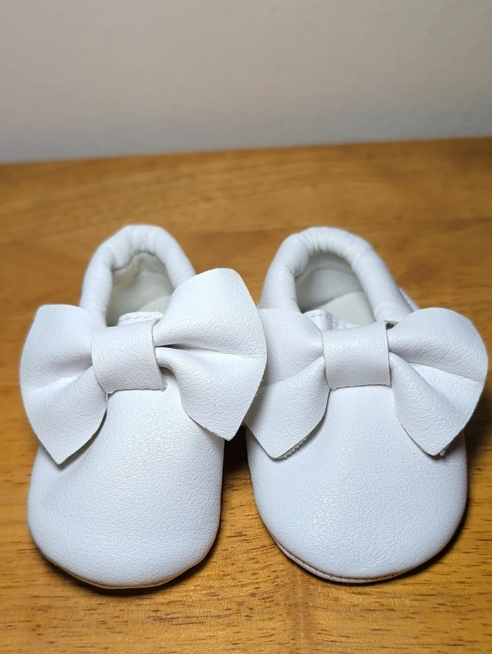Desdemona White PU Leather Baby Moccasins Soft Soled Fringe Bow Girls Size XS